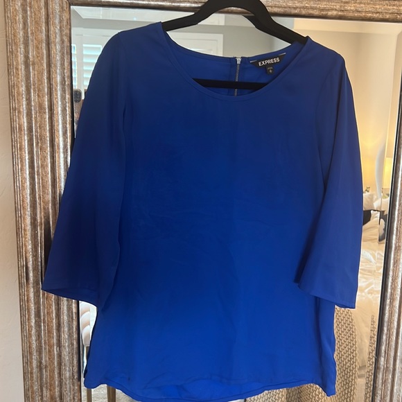 Bundle of two express blouses. - Picture 2 of 3